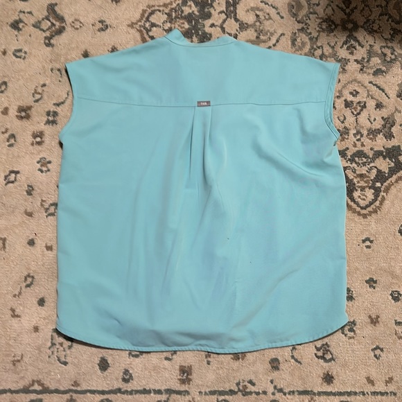 Figs mandarin style scrub top in aqua size medium - Picture 3 of 3